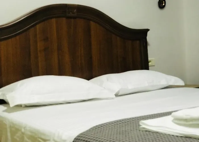 Proper House Iva ティラナ