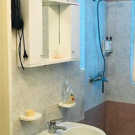 Proper House Iva Apartmán *